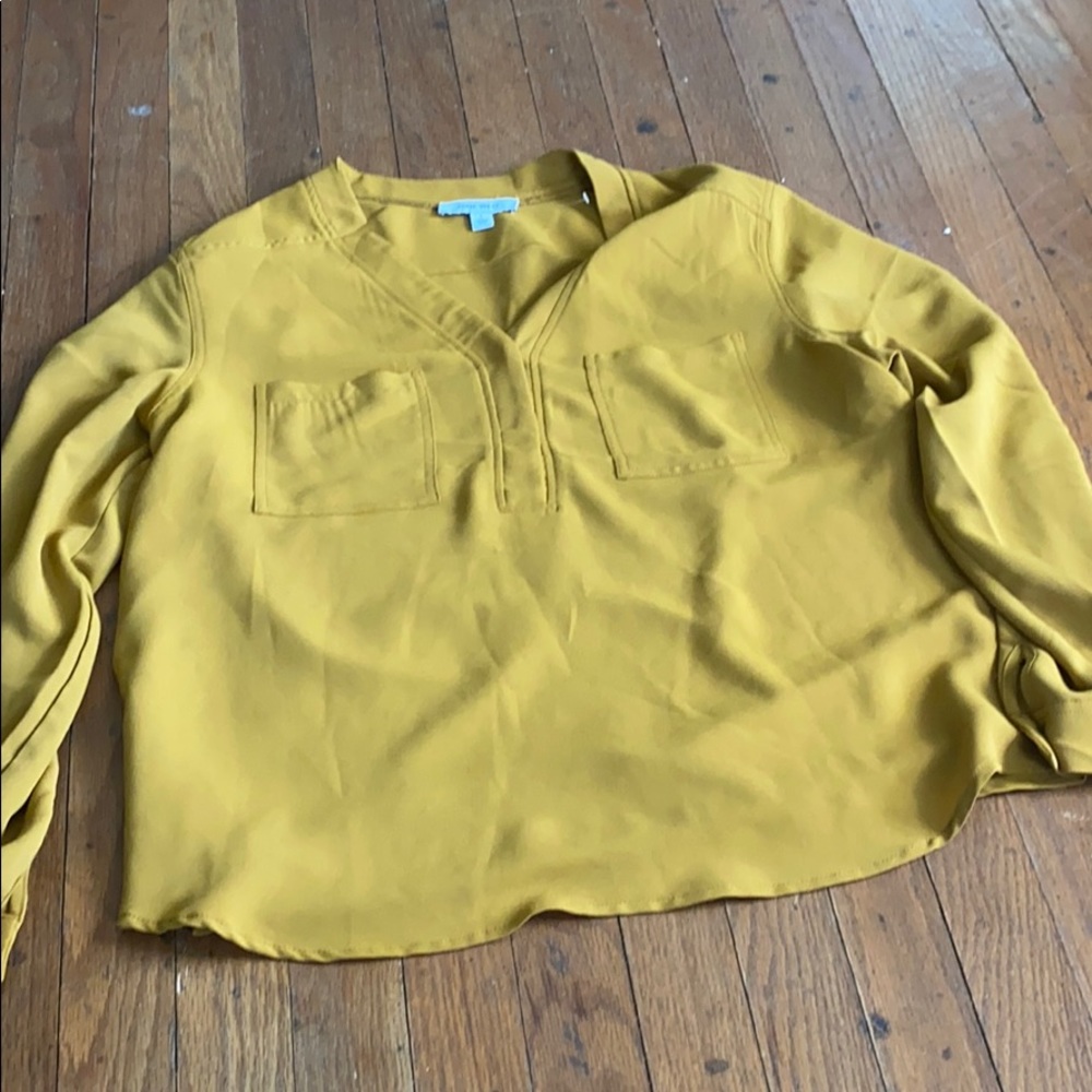 Nine West gold long sleeved blouse. Gently used.
